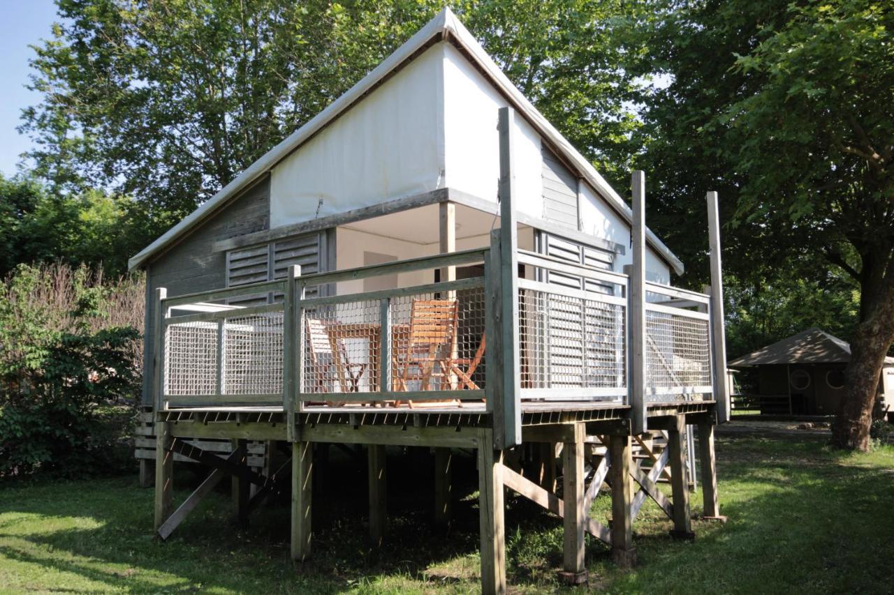 Camping L'Ilot Du Chail Sansais Exteriör bild