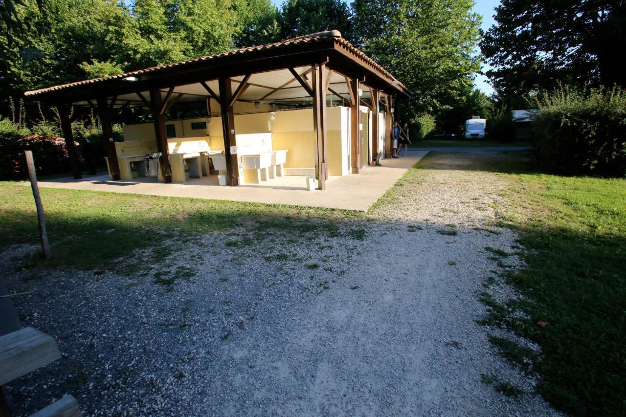 Camping L'Ilot Du Chail Sansais Exteriör bild