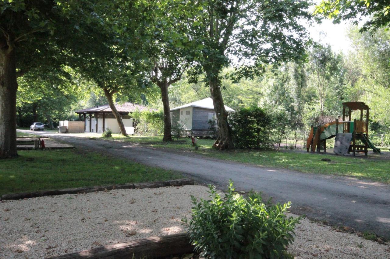 Camping L'Ilot Du Chail Sansais Exteriör bild