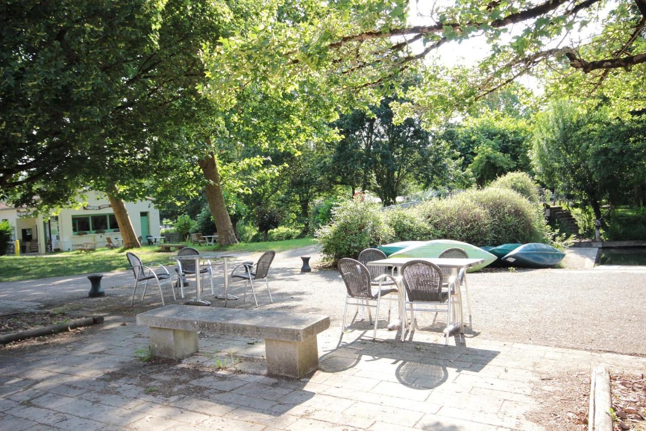 Camping L'Ilot Du Chail Sansais Exteriör bild