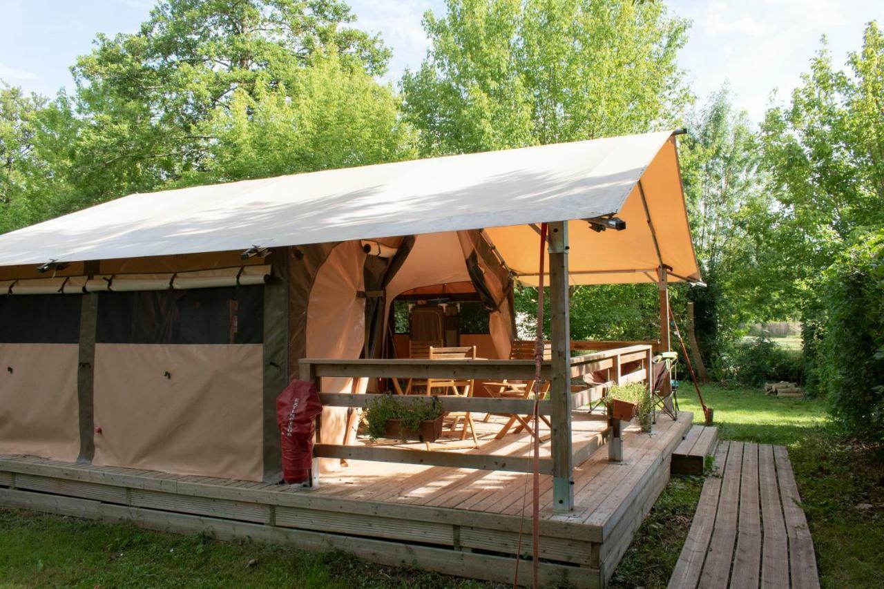 Camping L'Ilot Du Chail Sansais Exteriör bild