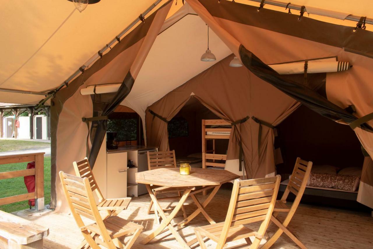 Camping L'Ilot Du Chail Sansais Exteriör bild