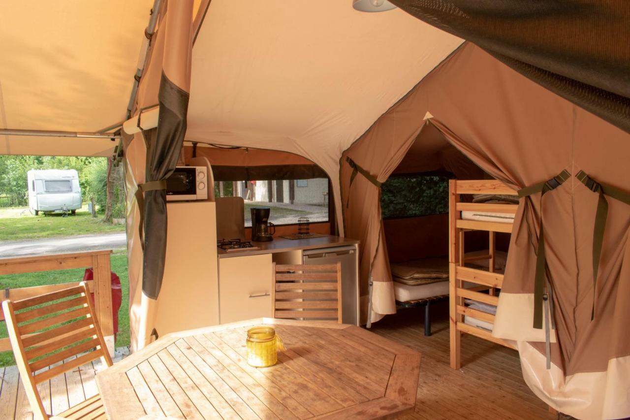 Camping L'Ilot Du Chail Sansais Exteriör bild
