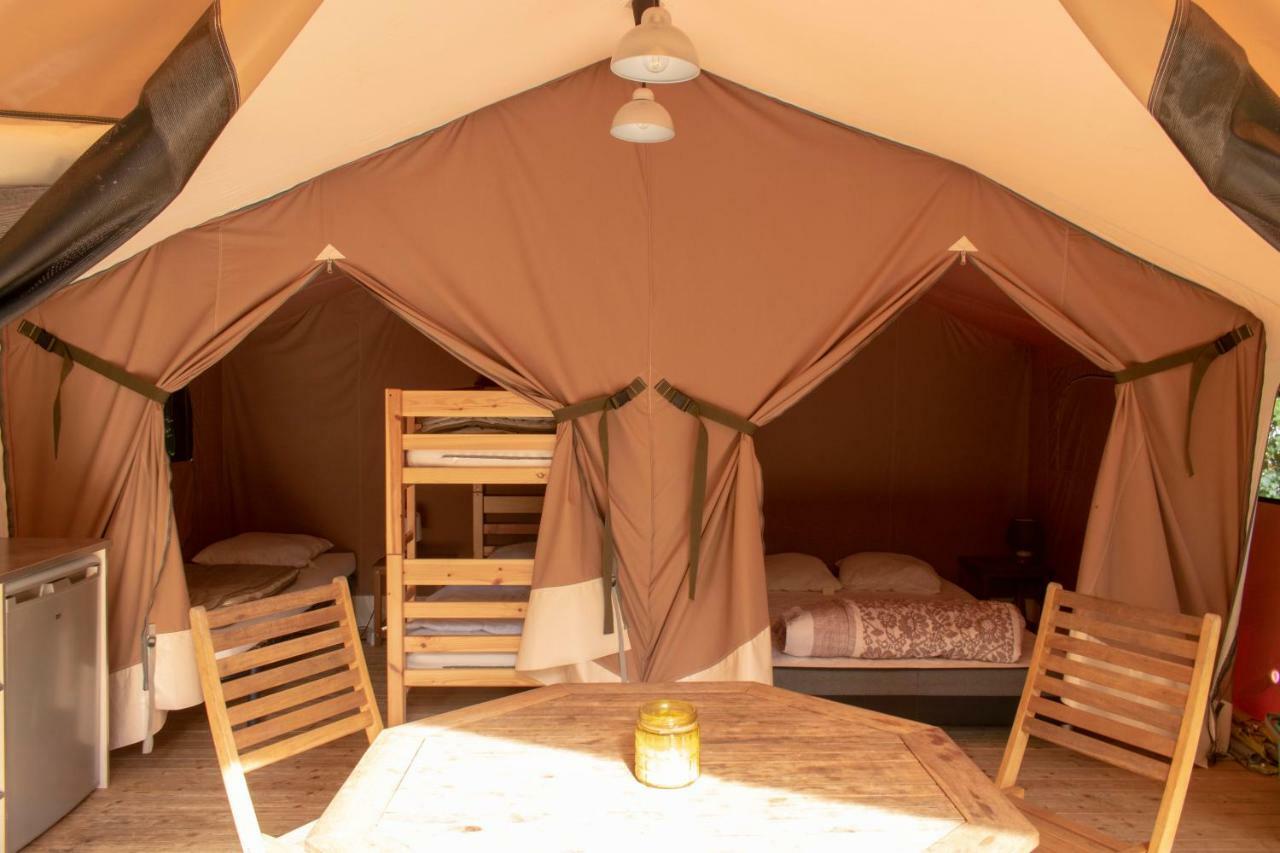 Camping L'Ilot Du Chail Sansais Exteriör bild