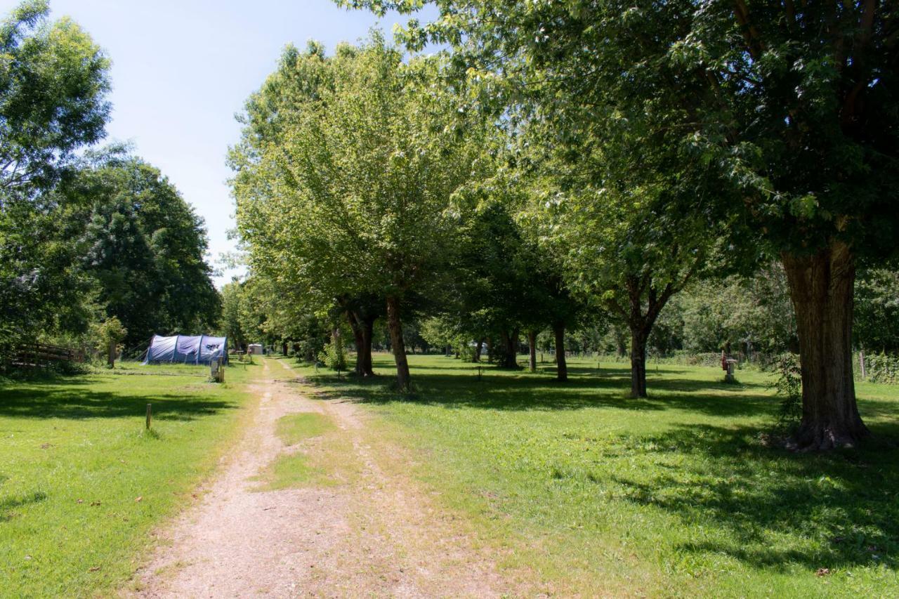 Camping L'Ilot Du Chail Sansais Exteriör bild